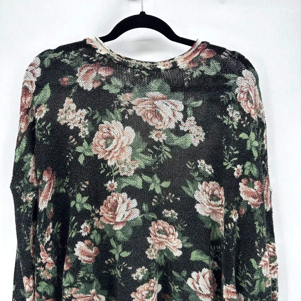 Show Me Your Mumu Bonfire Floral Sweater Size M Loose Knit Black‎ Pink Romantic